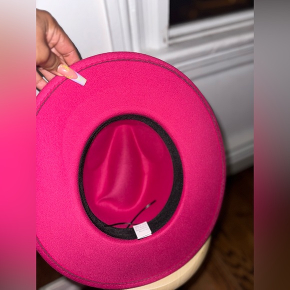 Pink hat - Picture 4 of 4